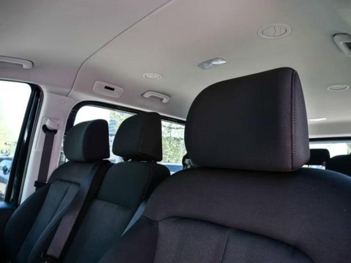 Hyundai Staria 1.6 hev 2wd auto (9)