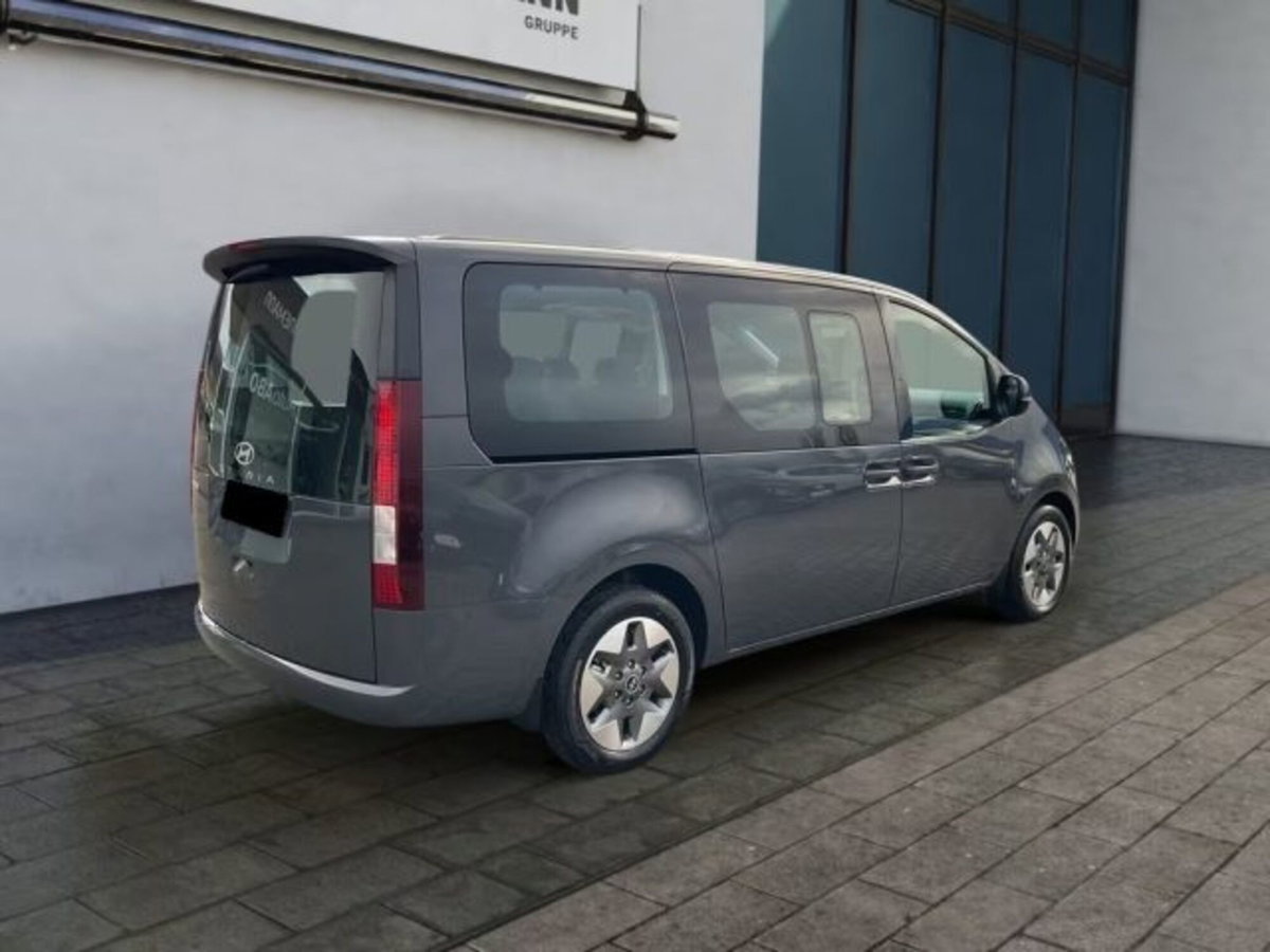 Hyundai Staria 1.6 hev 2wd auto (5)