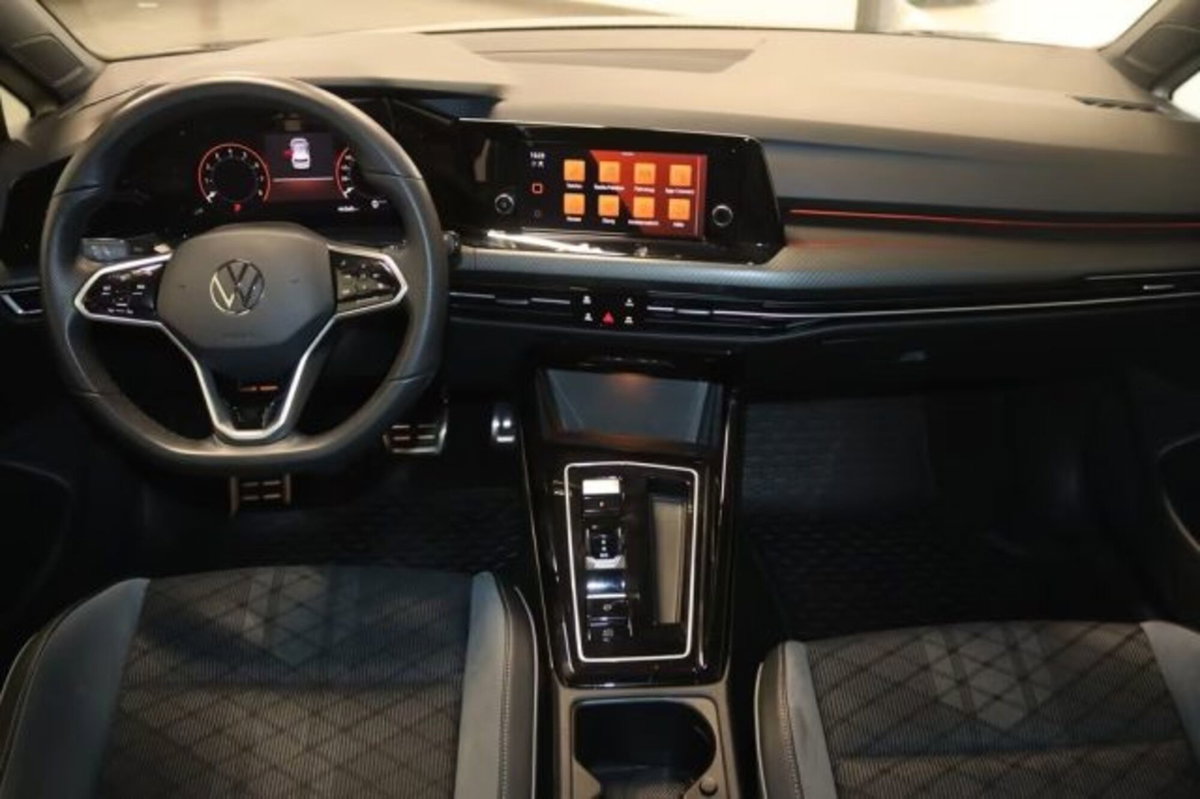 Volkswagen Golf Variant 1.5 eTSI 150 CV EVO ACT DSG R-Line (16)