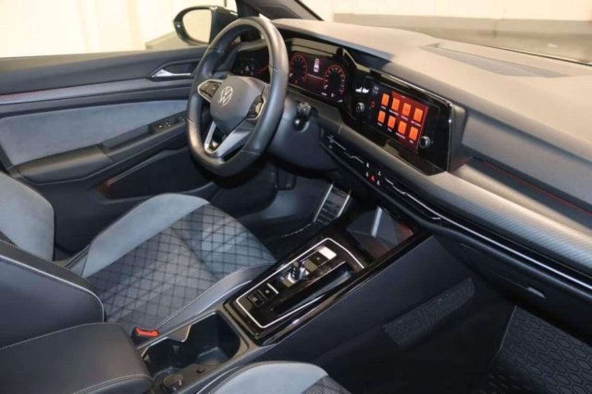 Volkswagen Golf Variant 1.5 eTSI 150 CV EVO ACT DSG R-Line (18)