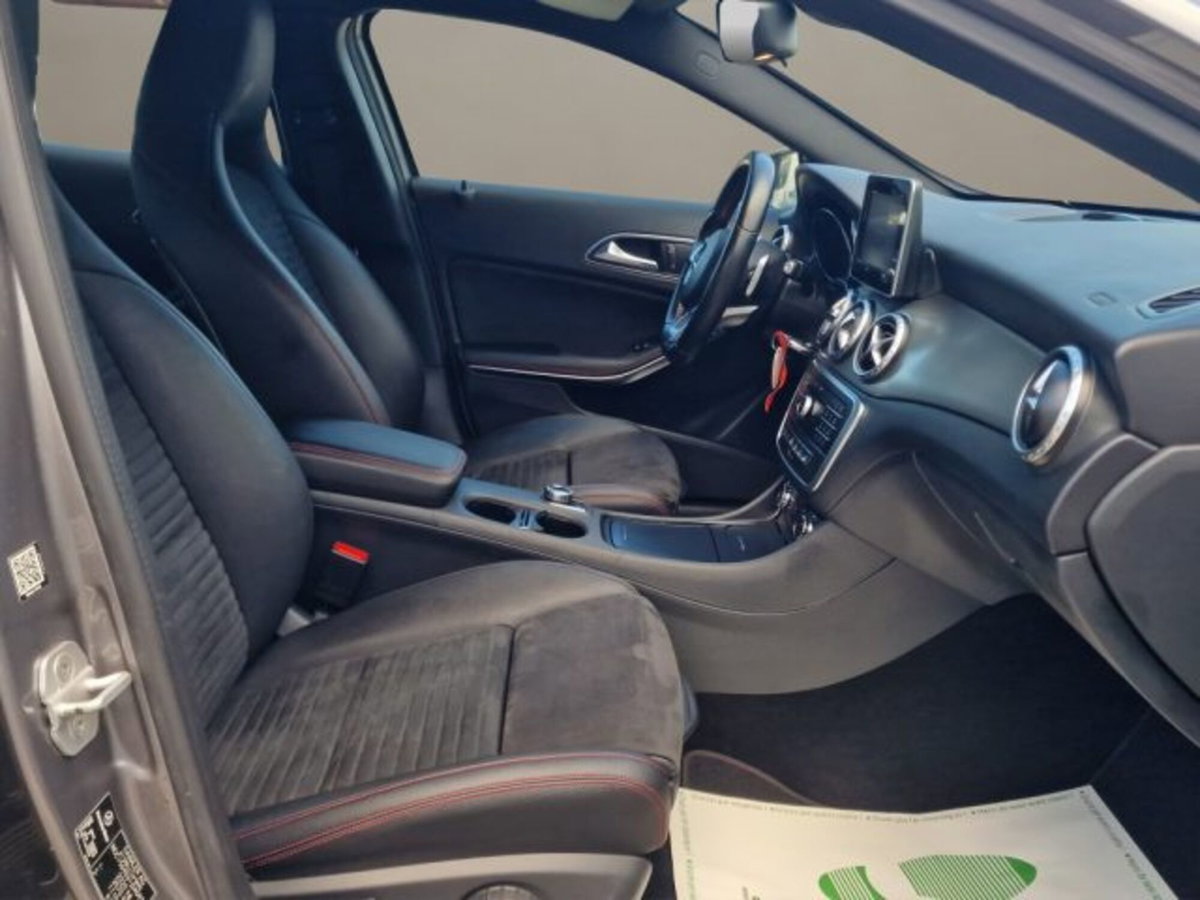 Mercedes-Benz GLA SUV 220 d Automatic Sport (18)