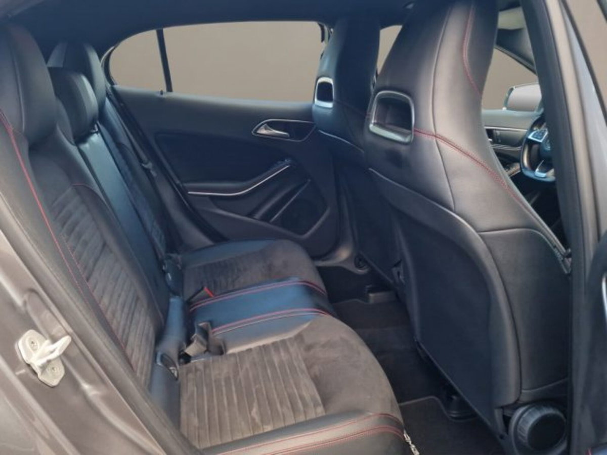 Mercedes-Benz GLA SUV 220 d Automatic Sport (19)