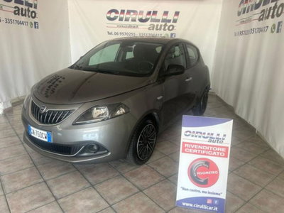 Lancia Ypsilon 1.0 FireFly 5 porte S&S Hybrid Gold Plus (2)