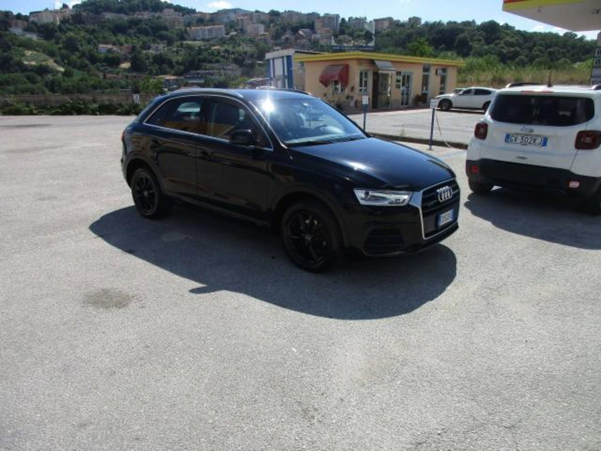 Audi Q3 2.0 tdi Business Advanced 150cv s-tronic (2)