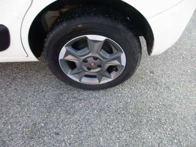 Fiat Qubo 1.3 MJT 75 CV Trekking (9)