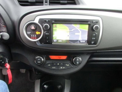 Toyota Yaris 1.D-4D 5 porte Lounge (14)