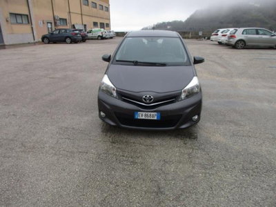 Toyota Yaris 1.D-4D 5 porte Lounge (5)