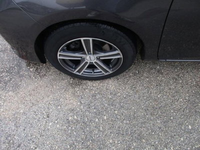 Toyota Yaris 1.D-4D 5 porte Lounge (8)