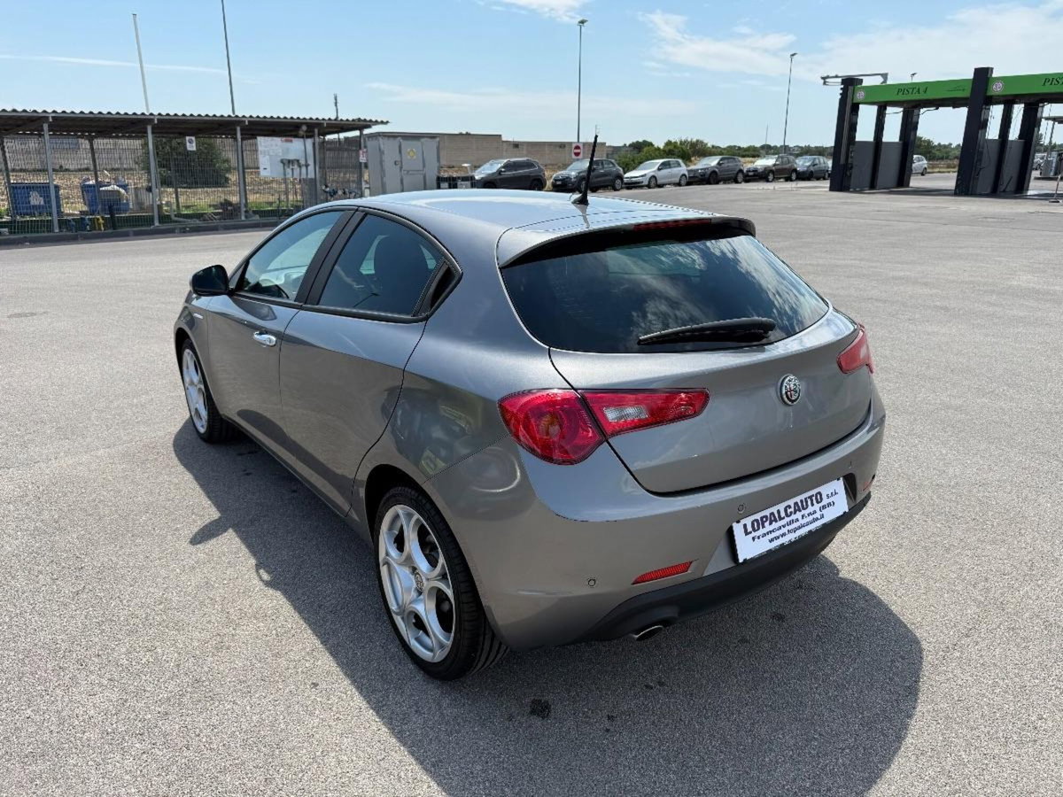 Alfa Romeo Giulietta 1.6 JTDm Super 120cv (4)