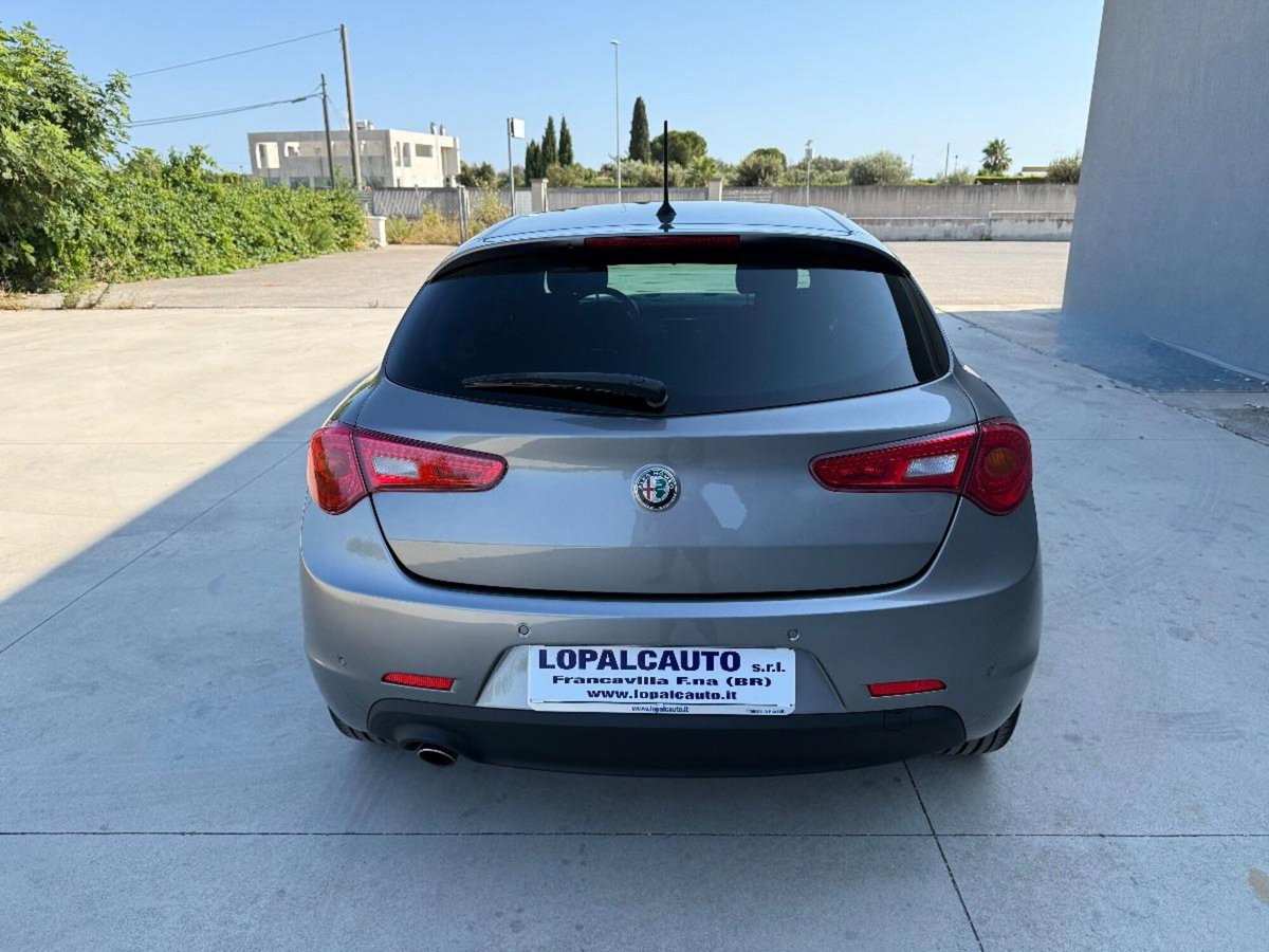Alfa Romeo Giulietta 1.6 JTDm Super 120cv (6)