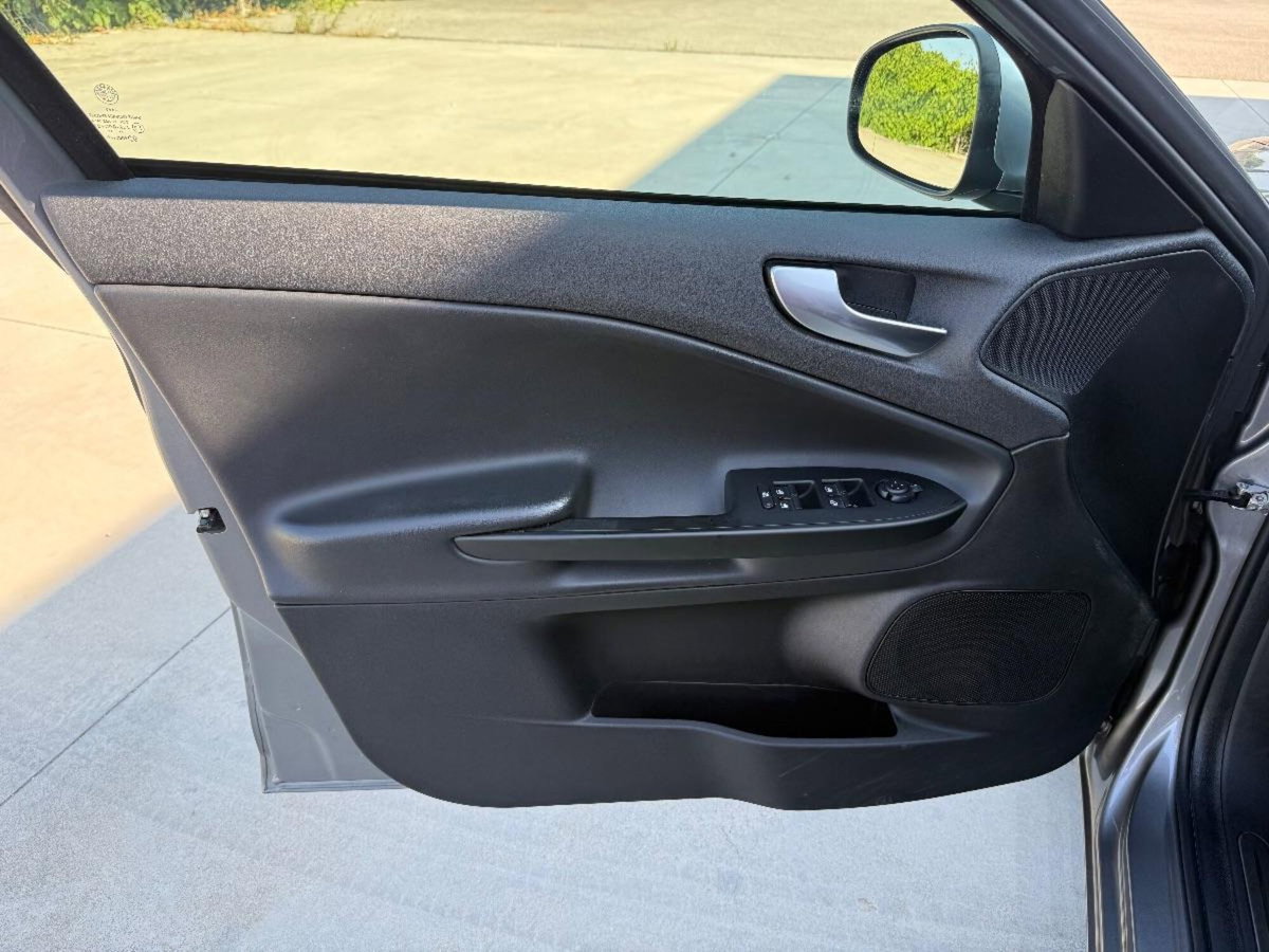 Alfa Romeo Giulietta 1.6 JTDm Super 120cv (7)