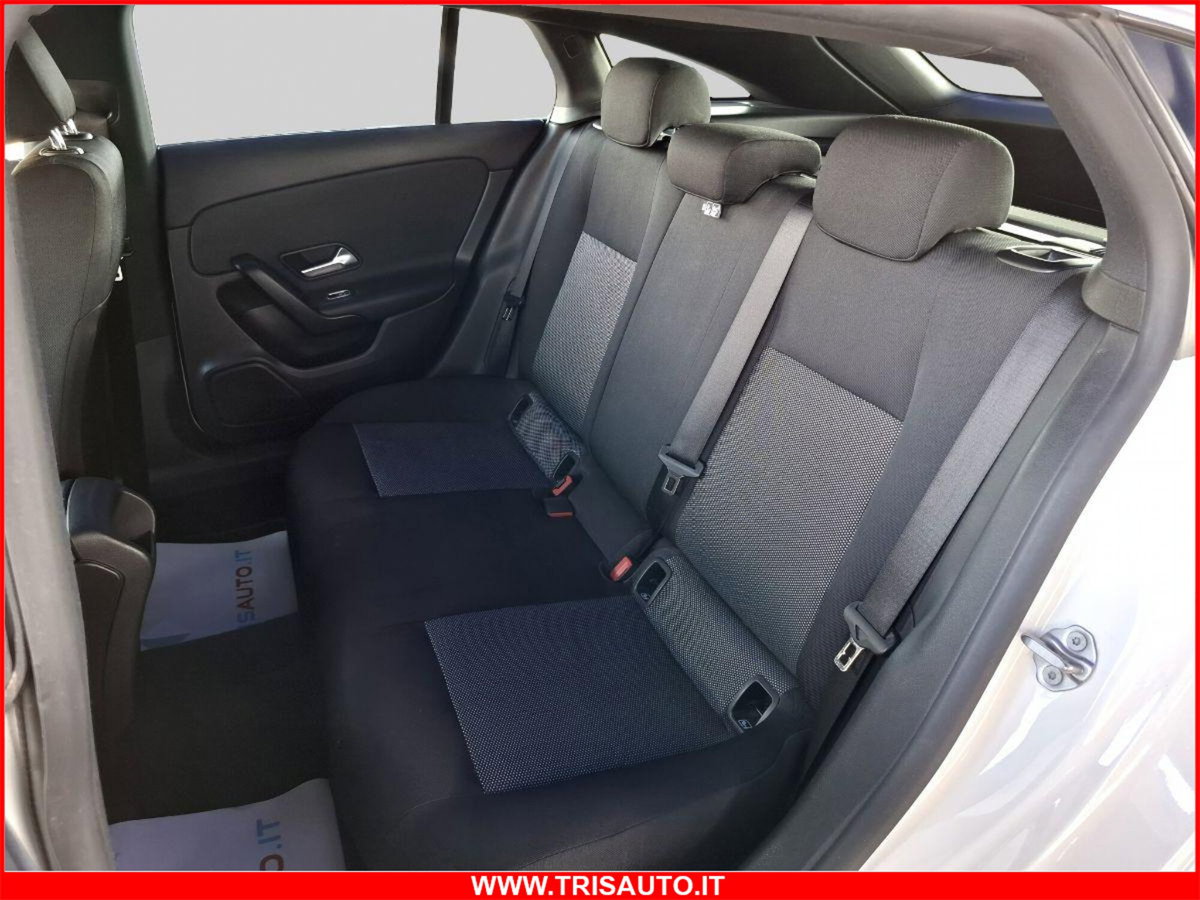 Mercedes-Benz CLA Shooting Brake 180 d Shooting Brake Business (11)