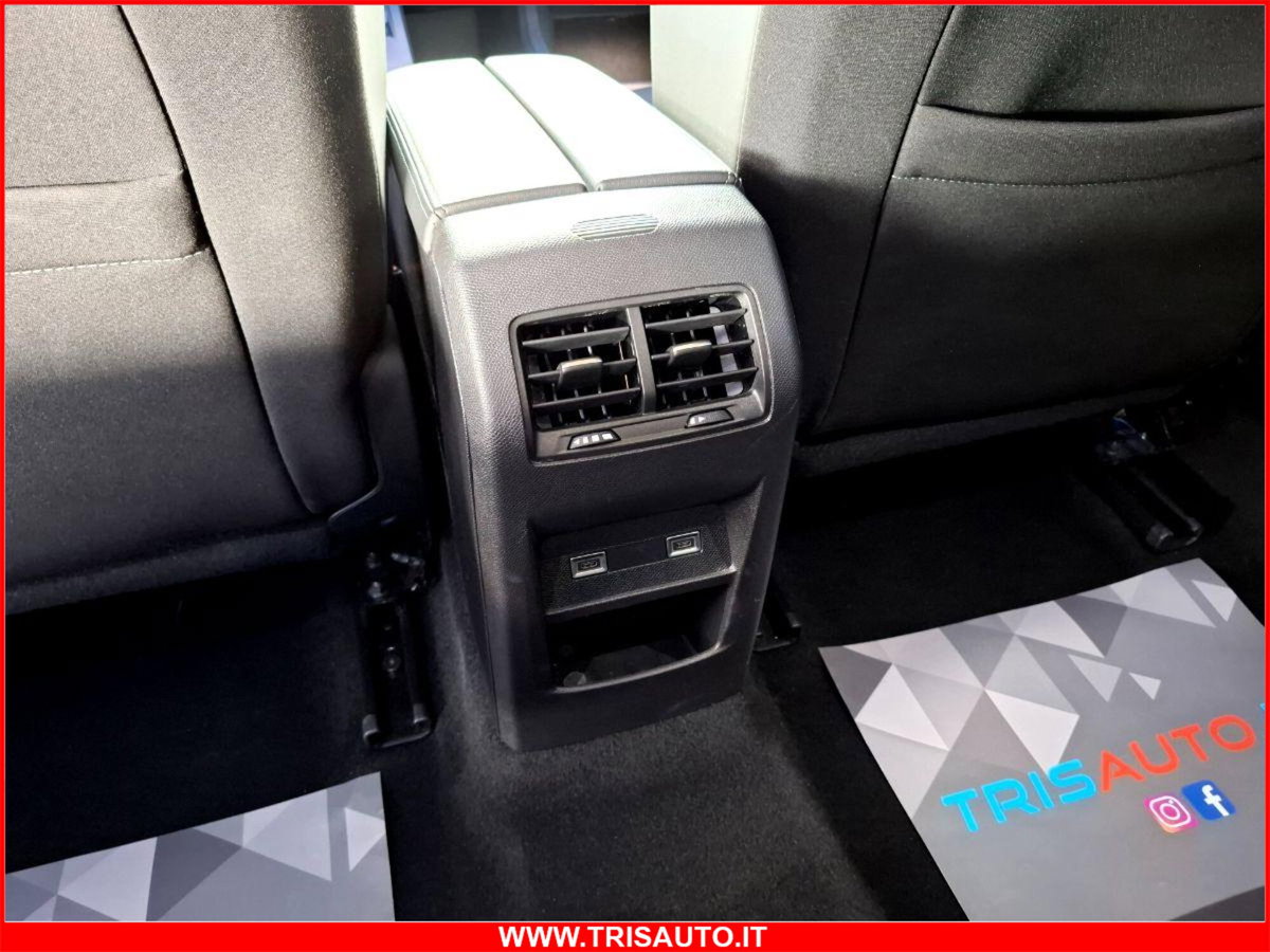 Peugeot 408 1.2 hybrid Allure 136cv e-dsc6 (18)