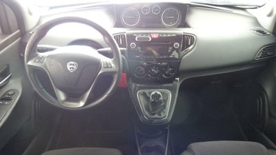 Lancia Ypsilon 1.3 MJT 16V 95 CV 5 porte S&S Silver (7)