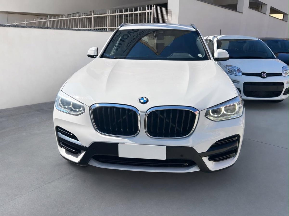 BMW X3 sDrive18d Business Advantage Aut. (2)