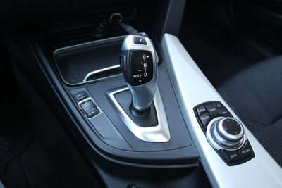 BMW Serie 3 Touring 320d xDrive  Business Advantage (13)