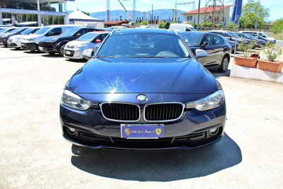 BMW Serie 3 Touring 320d xDrive  Business Advantage (2)