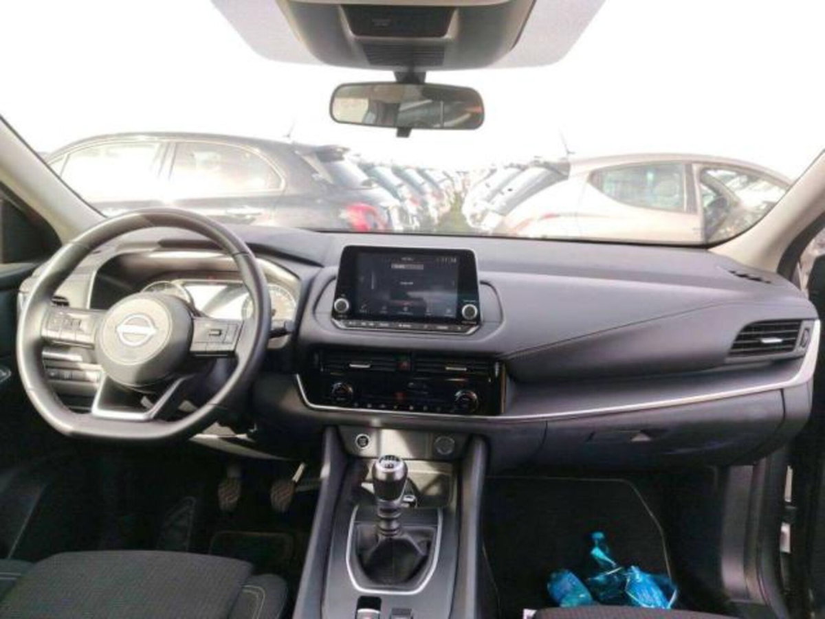 Nissan Qashqai 1.3 mhev Acenta 2wd 140cv (12)