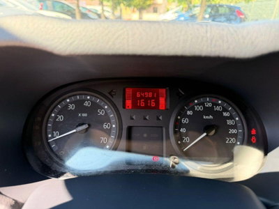 Renault Clio 1.2 16V 3 porte Confort (14)