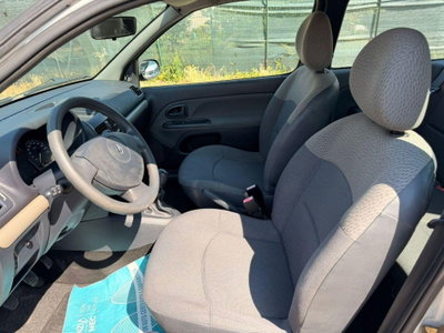 Renault Clio 1.2 16V 3 porte Confort (7)