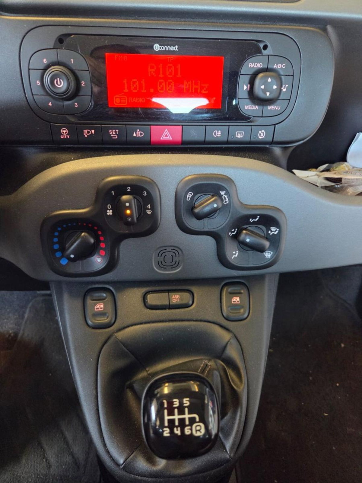 Fiat Panda 1.0 FireFly S&S Hybrid City Cross (12)