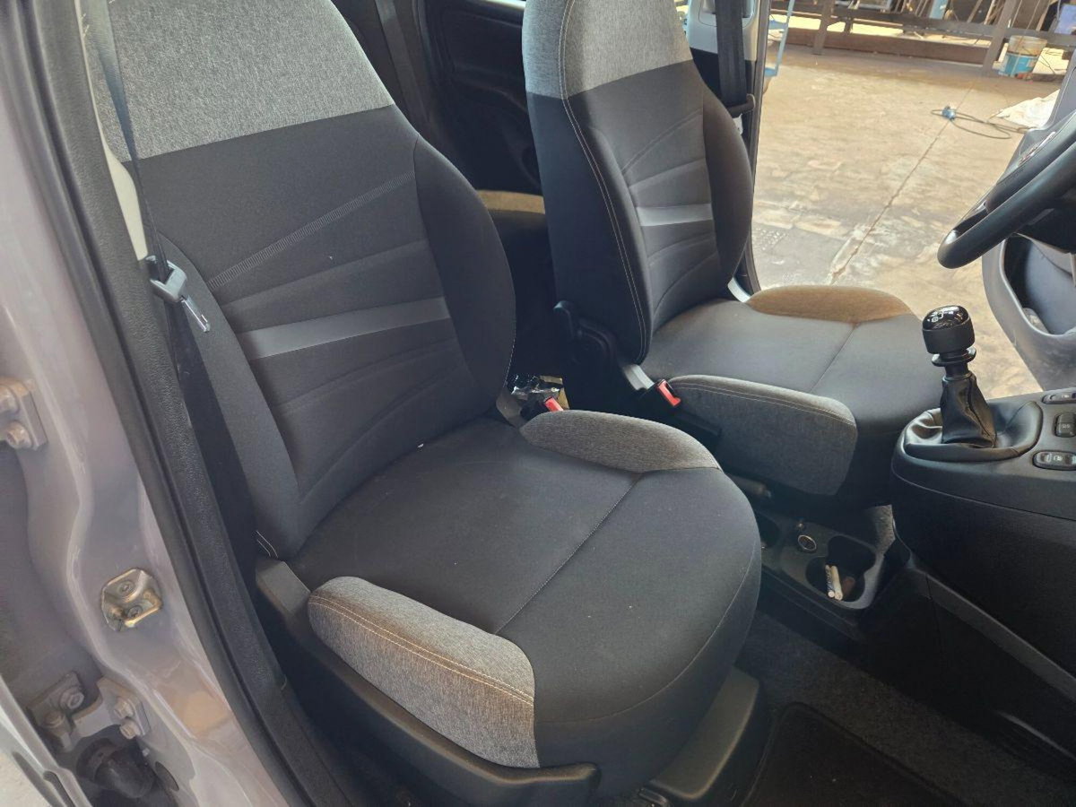 Fiat Panda 1.0 FireFly S&S Hybrid City Cross (4)