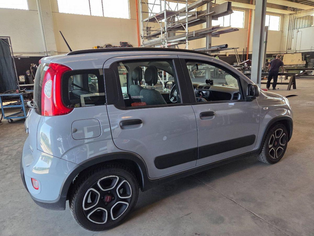 Fiat Panda 1.0 FireFly S&S Hybrid City Cross (7)