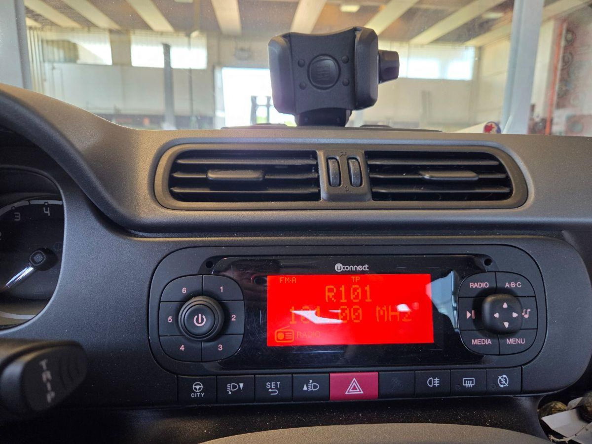 Fiat Panda 1.0 FireFly S&S Hybrid City Cross (8)