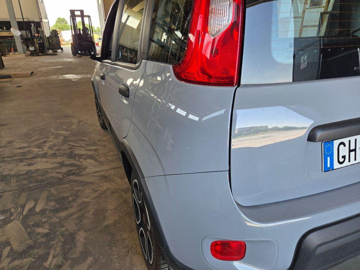 Fiat Panda 1.0 FireFly S&S Hybrid City Cross (11)