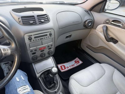 Alfa Romeo GT 1.9 MJT 16V Impression (15)