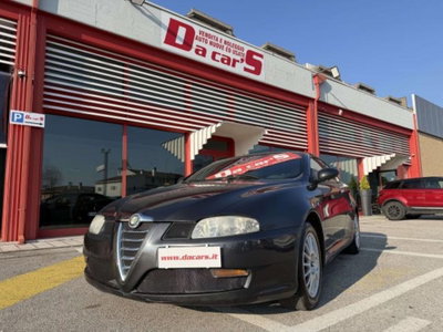 Alfa Romeo GT 1.9 MJT 16V Impression (2)