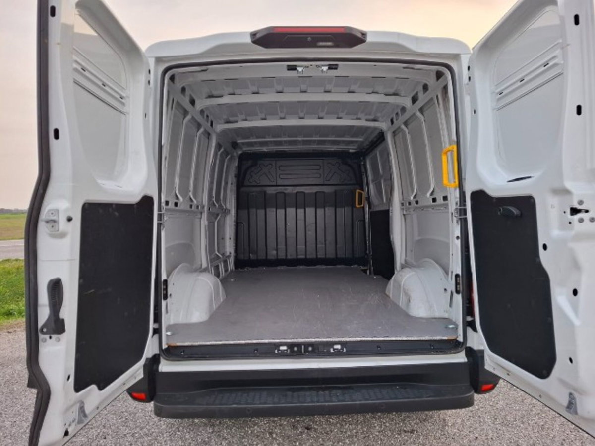 Iveco Daily Telaio 35S14 2.3 HPT PLM Cabinato (7)