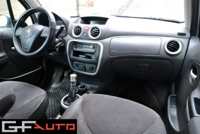 Citroen C3 1.4 HDi 70 Perfect (7)