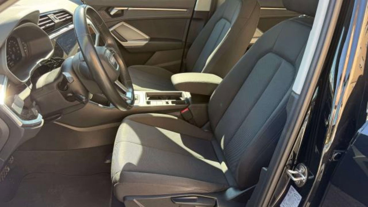 Audi Q3 35 2.0 tdi Business s-tronic (11)
