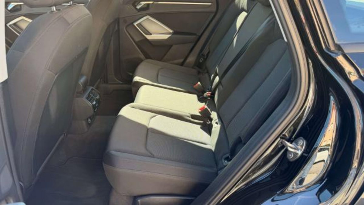Audi Q3 35 2.0 tdi Business s-tronic (12)