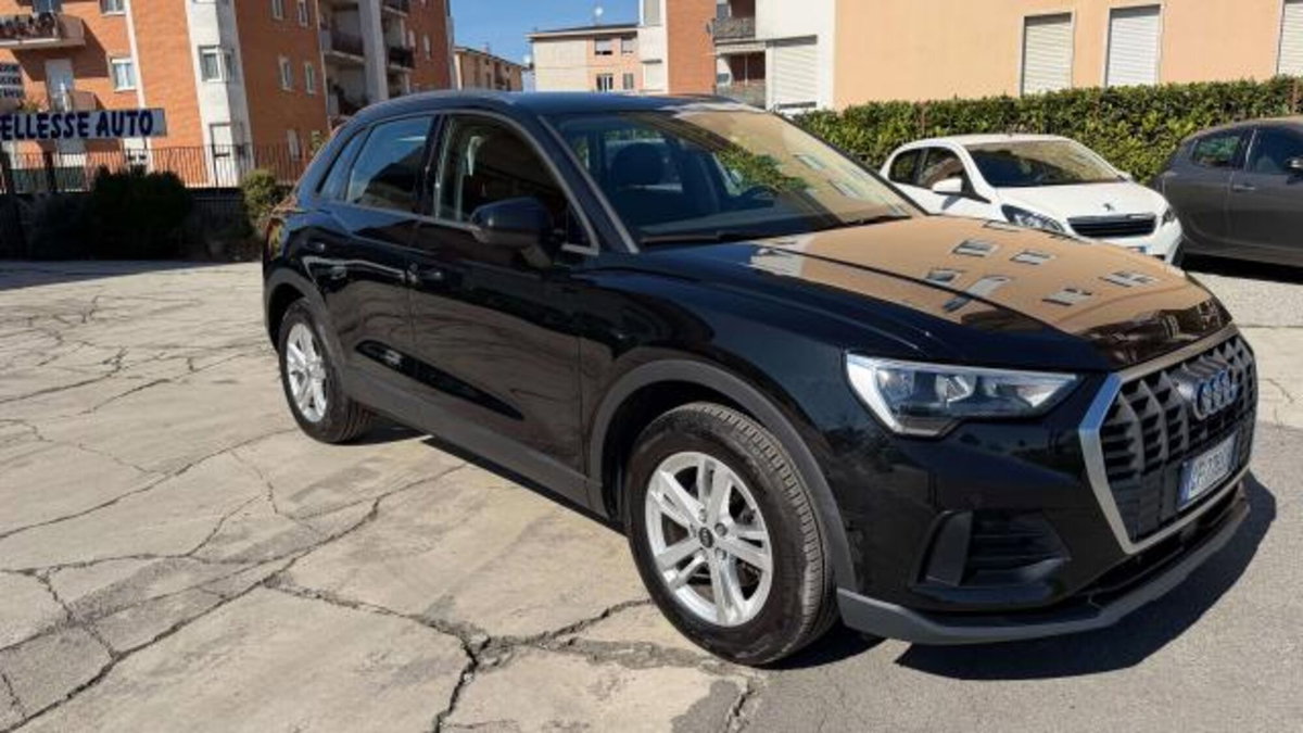Audi Q3 35 2.0 tdi Business s-tronic (3)