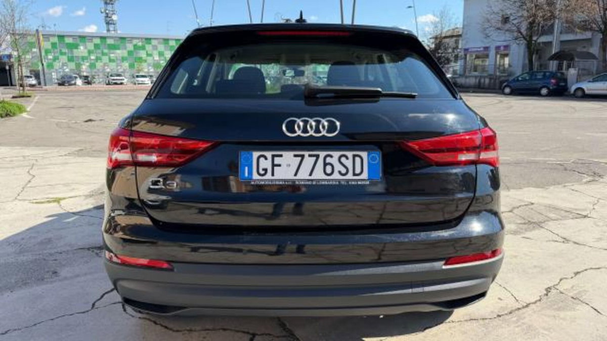 Audi Q3 35 2.0 tdi Business s-tronic (6)