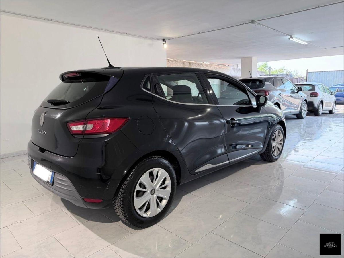 Renault Clio 1.5 dCi 8V 90CV Start&Stop 5 porte Duel (5)