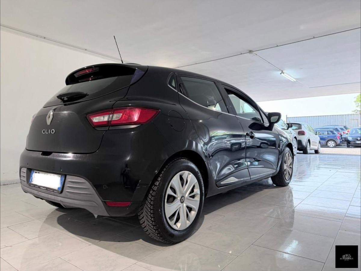 Renault Clio 1.5 dCi 8V 90CV Start&Stop 5 porte Duel (6)
