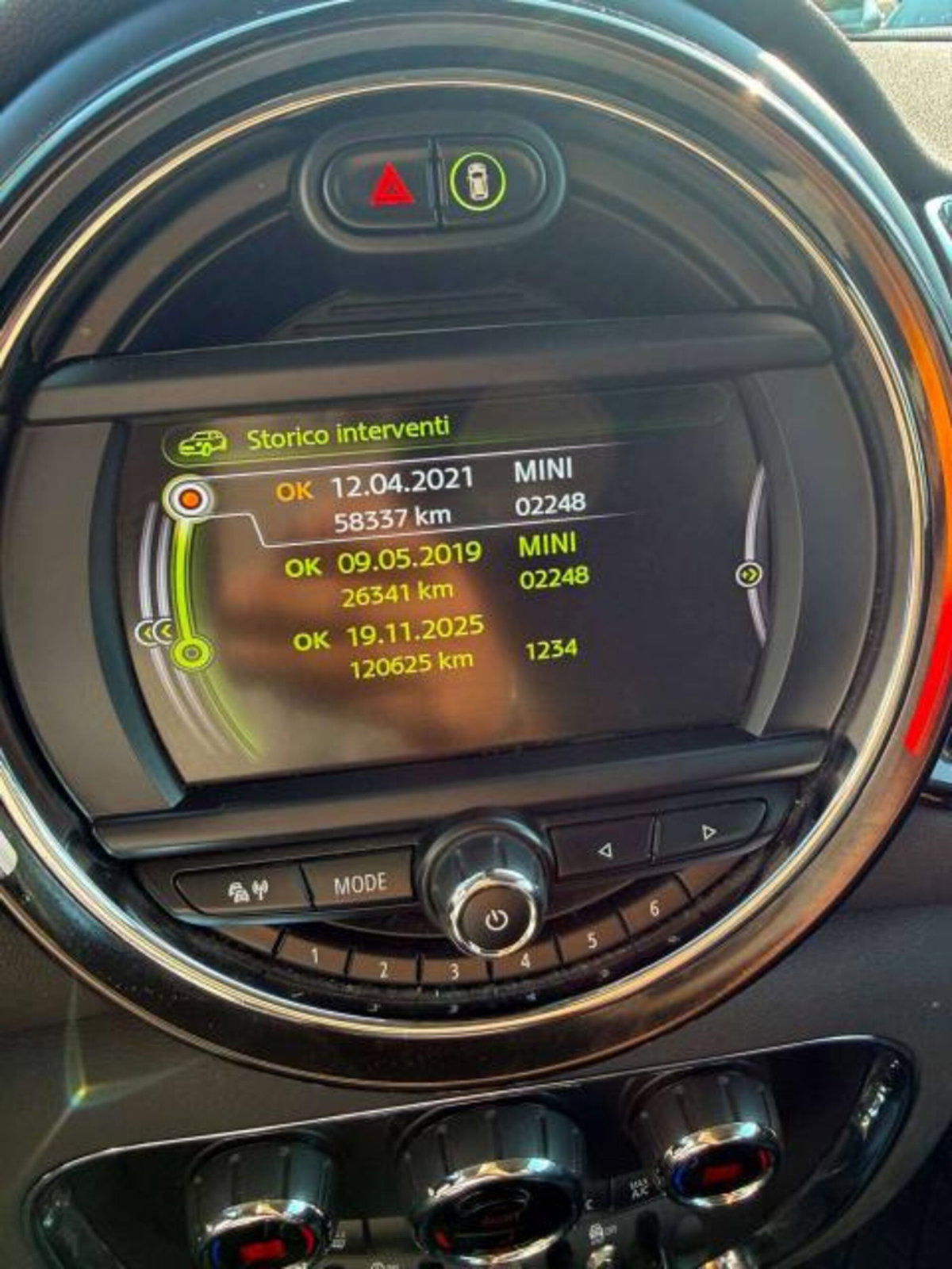 MINI Mini Clubman 2.0 Cooper SD Hype Clubman ALL4 Automatica (14)