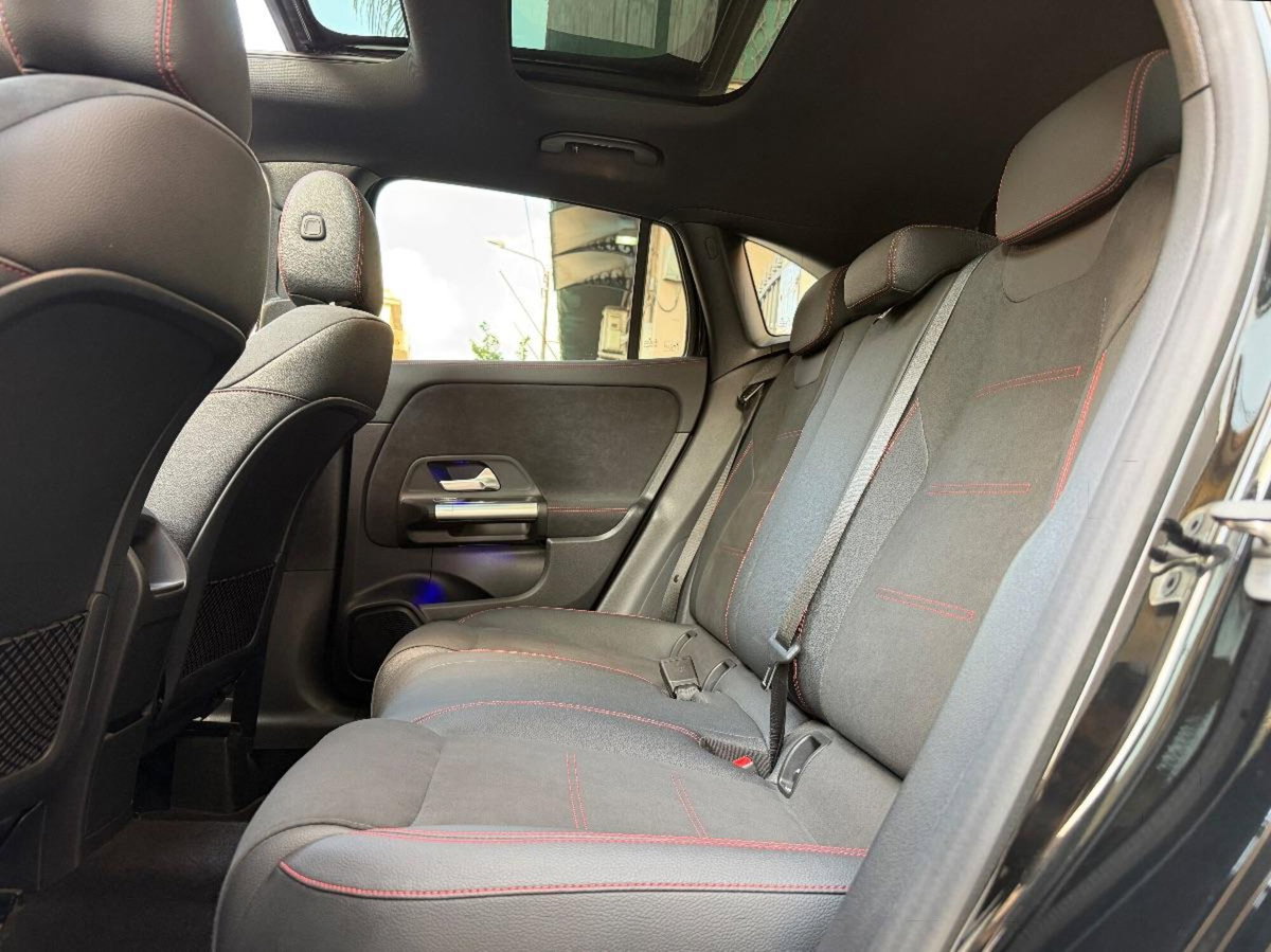 Mercedes-Benz GLA SUV 200 d Automatic Premium (17)