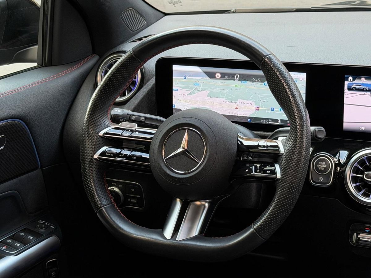 Mercedes-Benz GLA SUV 200 d Automatic Premium (18)