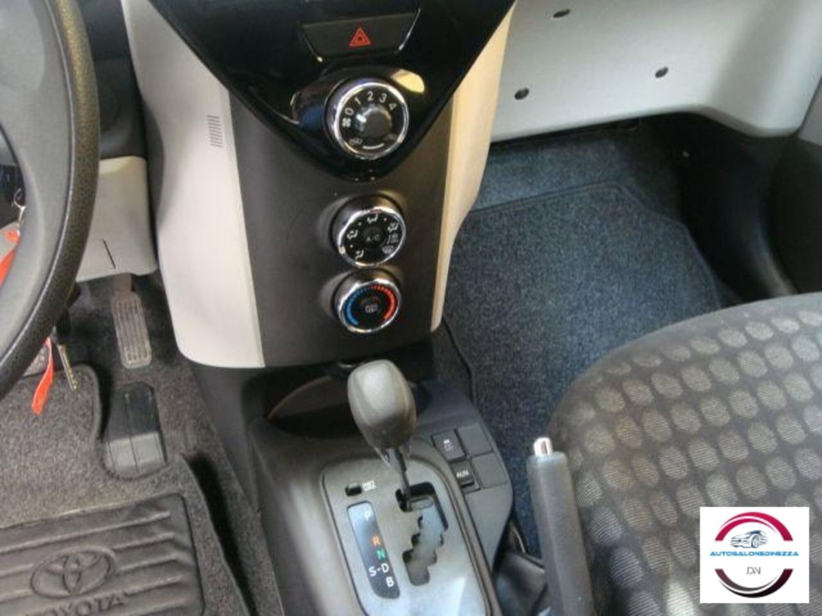 Toyota iQ 1.0 CVT Trend (10)