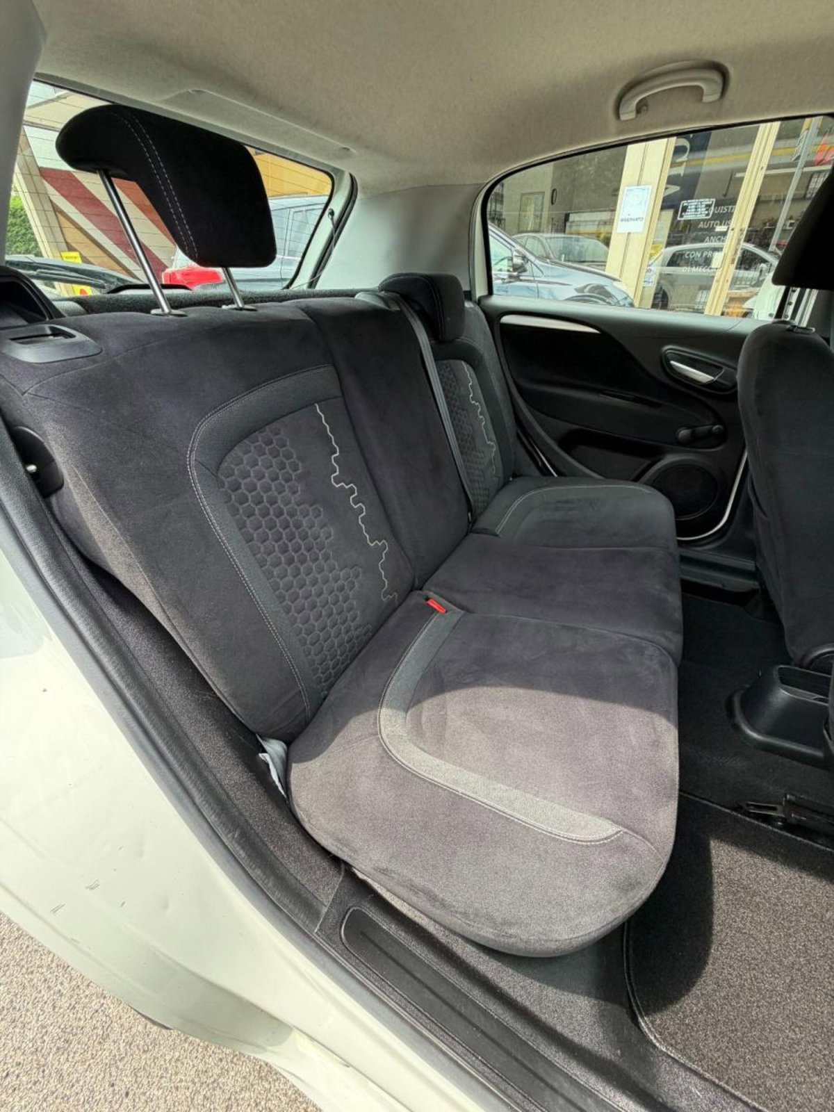 Fiat Punto 1.2 8V 5 porte Lounge (18)