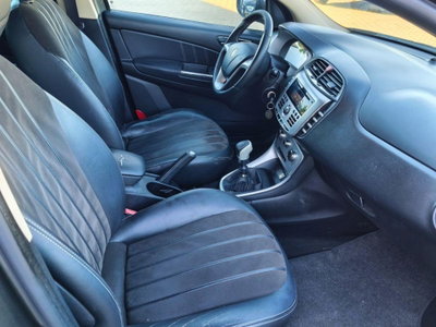 Lancia Delta 1.6 MJT DPF Platino (10)