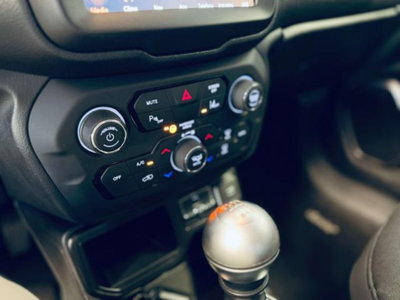 Jeep Renegade 1.6 Mjt 120 CV Limited (12)