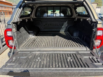 Toyota Hilux 2.d-4d SC 4xComfort (11)