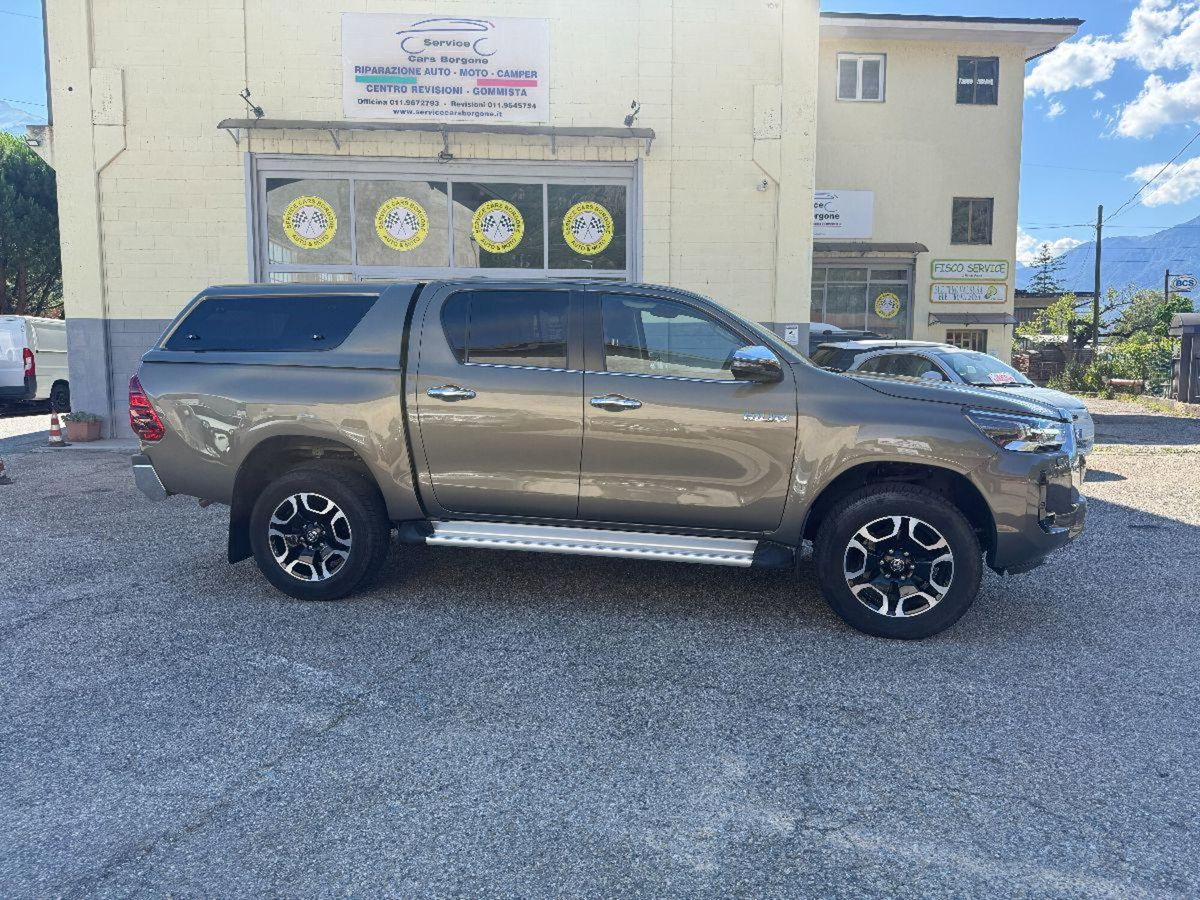 Toyota Hilux 2.d-4d SC 4xComfort (4)