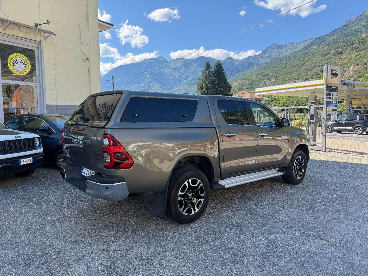 Toyota Hilux 2.d-4d SC 4xComfort (5)