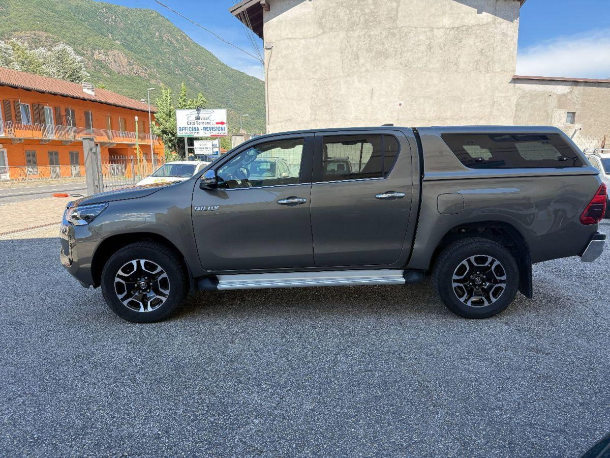Toyota Hilux 2.d-4d SC 4xComfort (6)